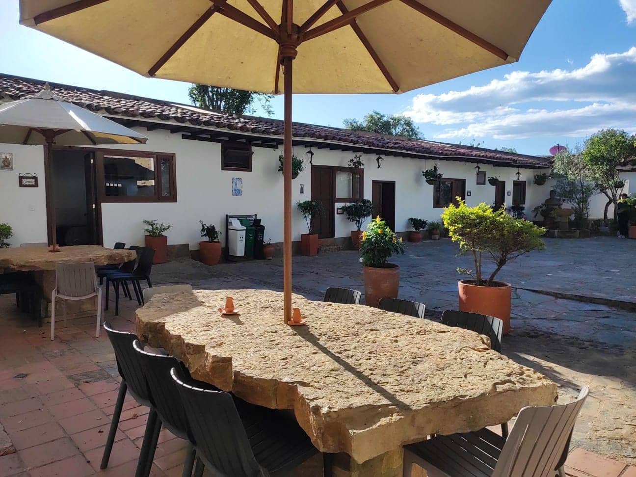 Patio parqueadero - Casa del Carmen (Villa de Leyva)